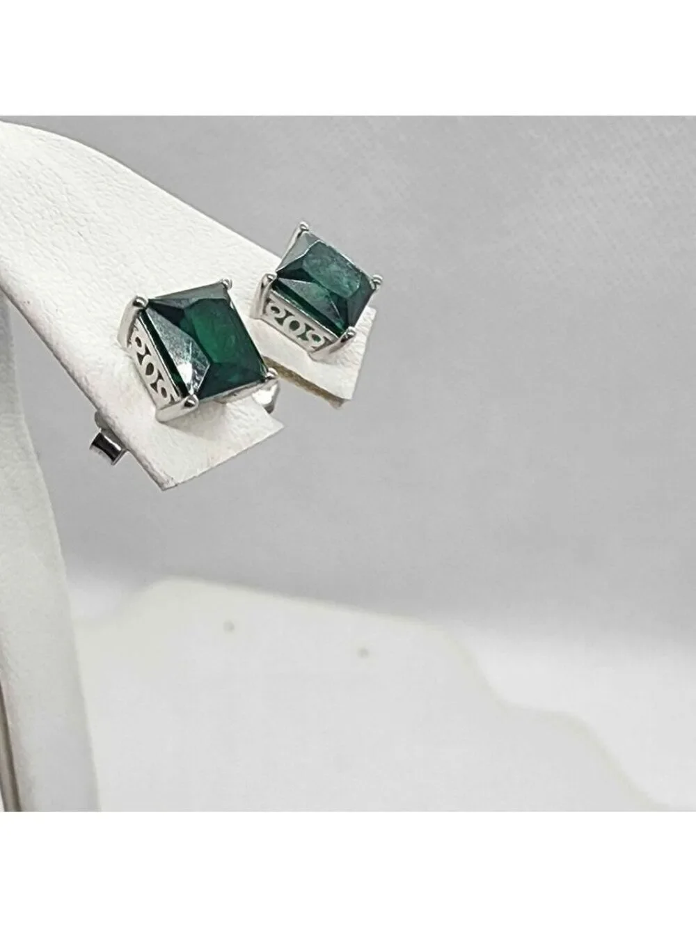 NEW 925 Sterling Silver Green Gemstone Stud Earrings | Classic Jewelry